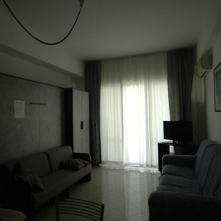 Casa Rosa Lägenhet Rimini Exteriör bild